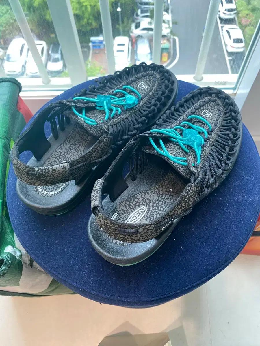 킨 유니크 아트모스 콜라보 샌들