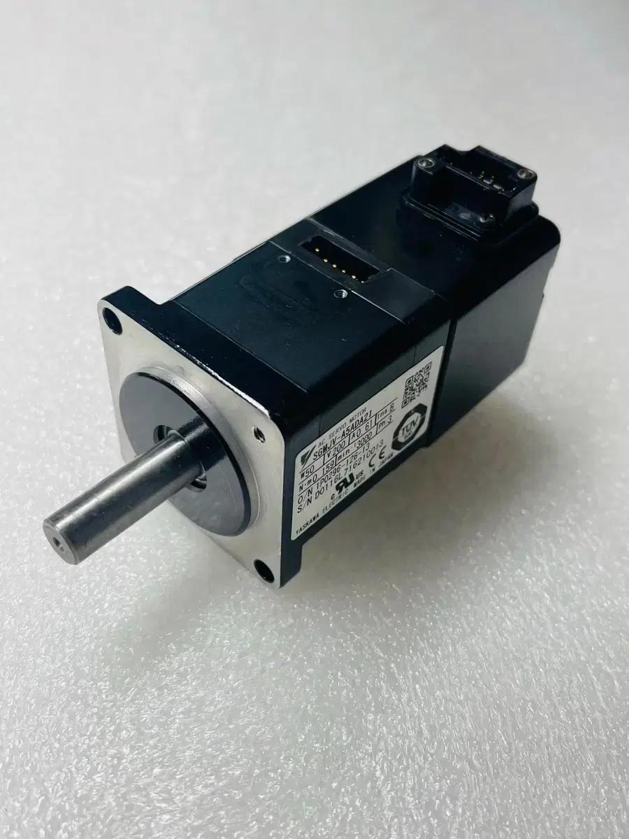 YASKAWA SGMJV-A5ADA21