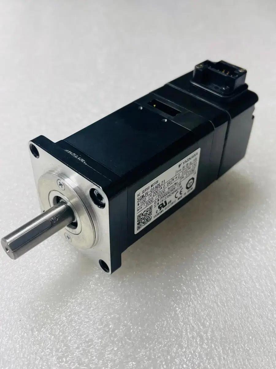 YASKAWA SGMJV-01ADL21