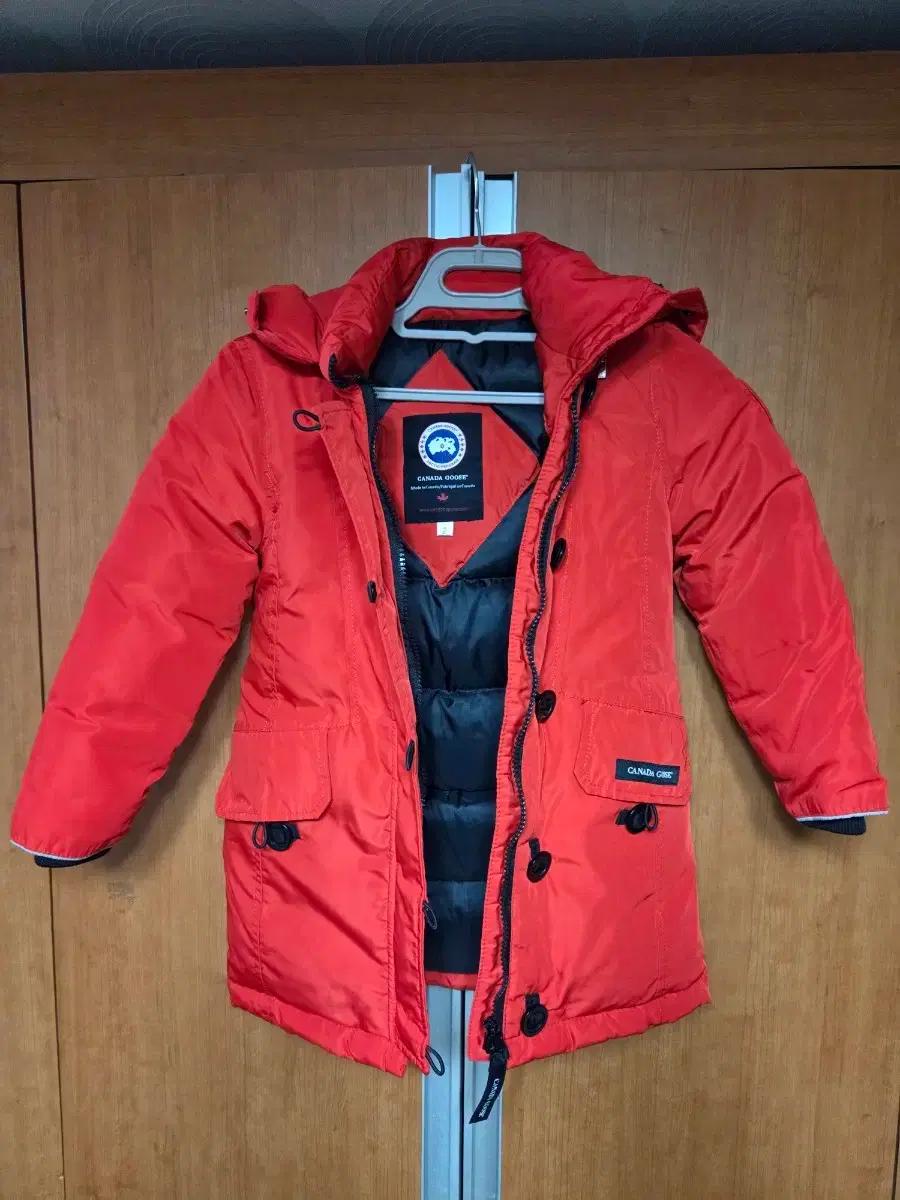 CANADAGOOSE캐나다구스다운패딩키즈쥬니어2사이즈입니다