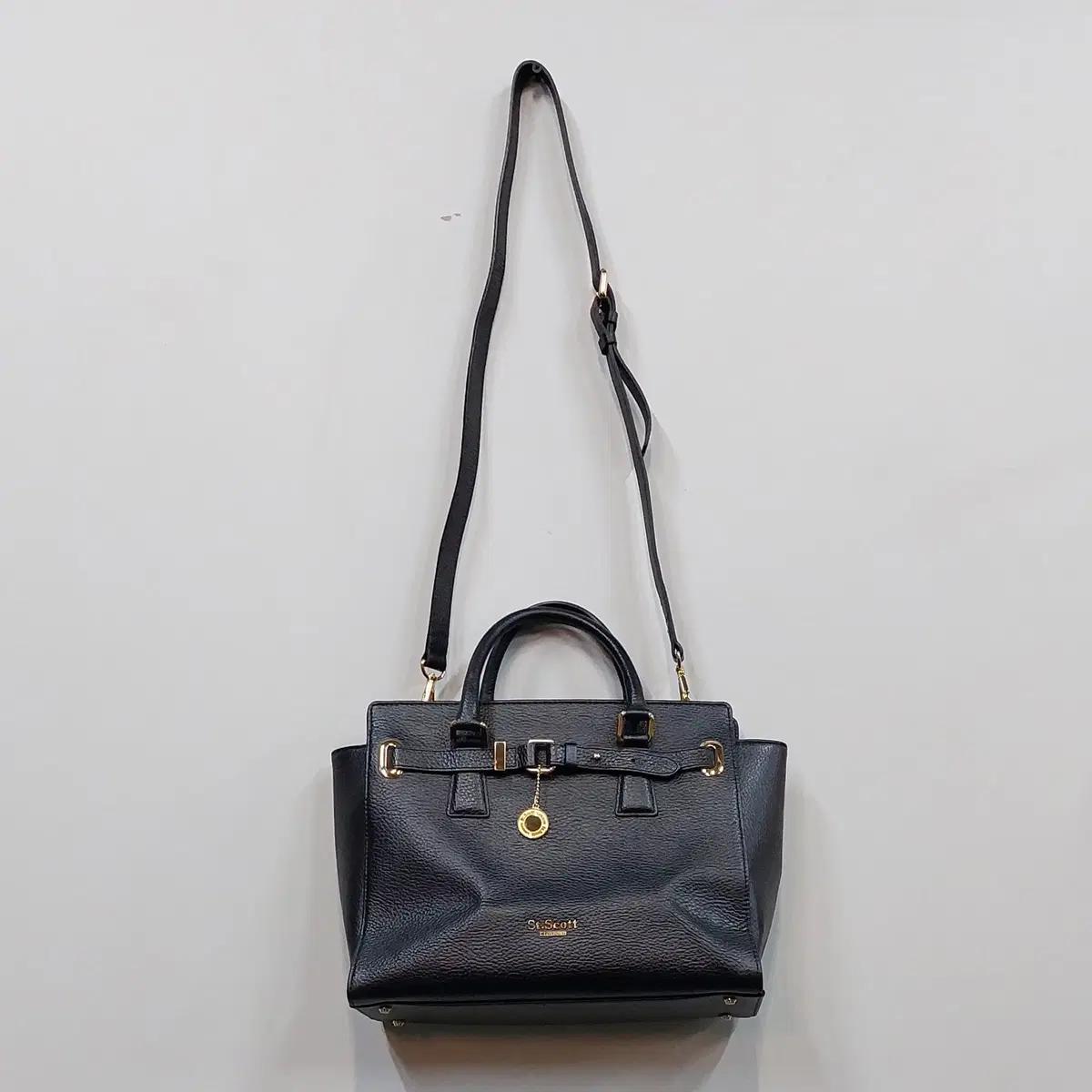 세인트스코트 가죽 도트백크로스백 여성가방 라지:넉넉한A4 블랙 35228