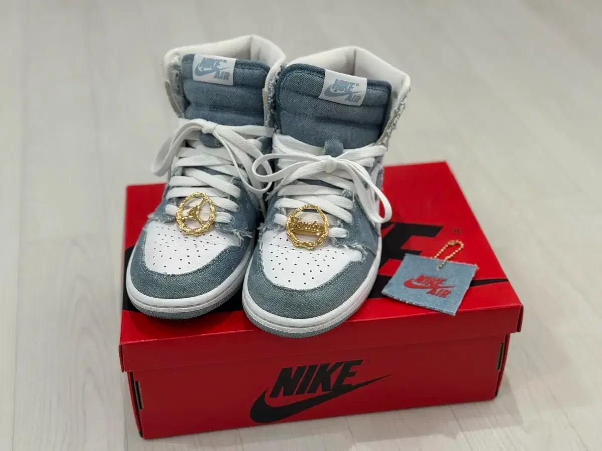 (W) Jordan 1 Retro High OG Denim 240