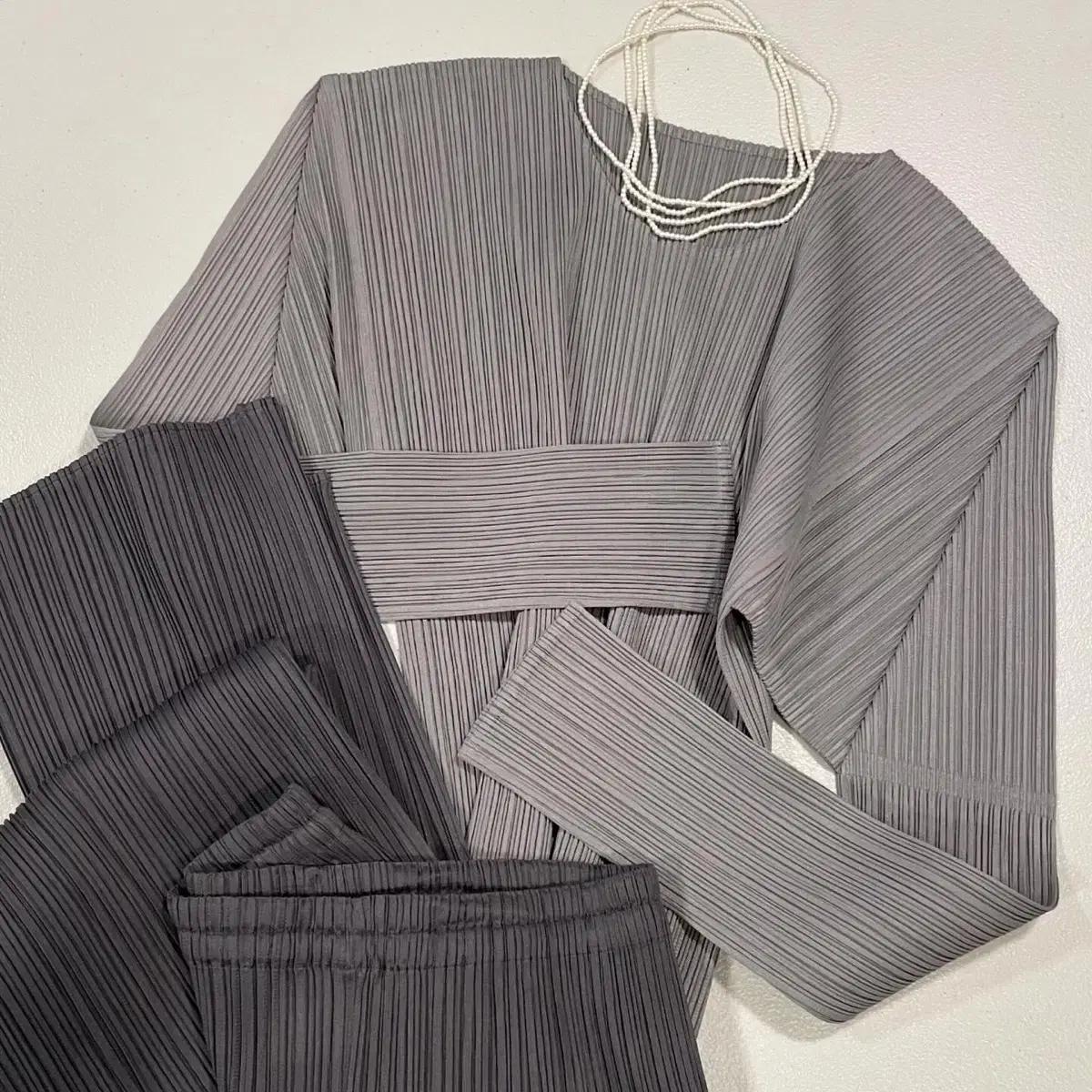 ISSEYMIYAKE 플리츠플리즈 탑