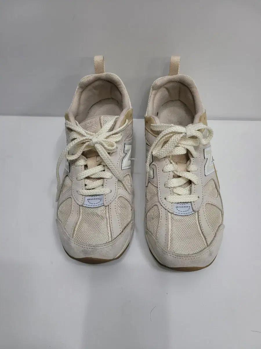 new balance 2023년 뉴발란스 운동화 스니커즈 / 사이즈240