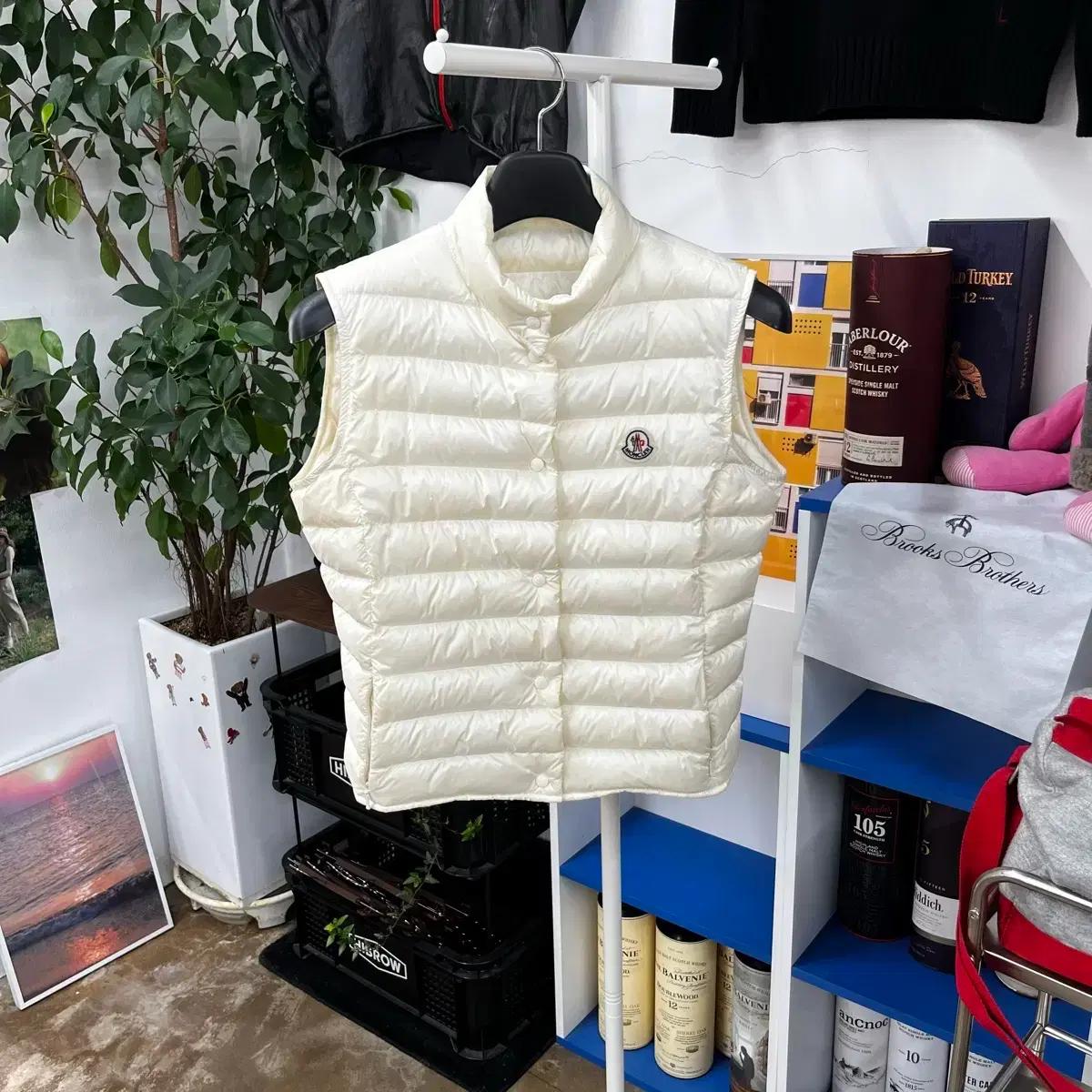 몽클레어 우먼 리안 패딩 베스트 3