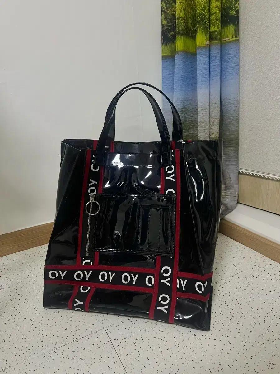 오와이 OY 에나멜 토트백 가방