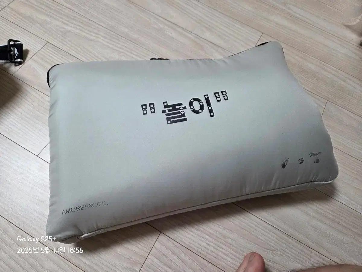 아모레퍼시픽 오프화이트 필로우