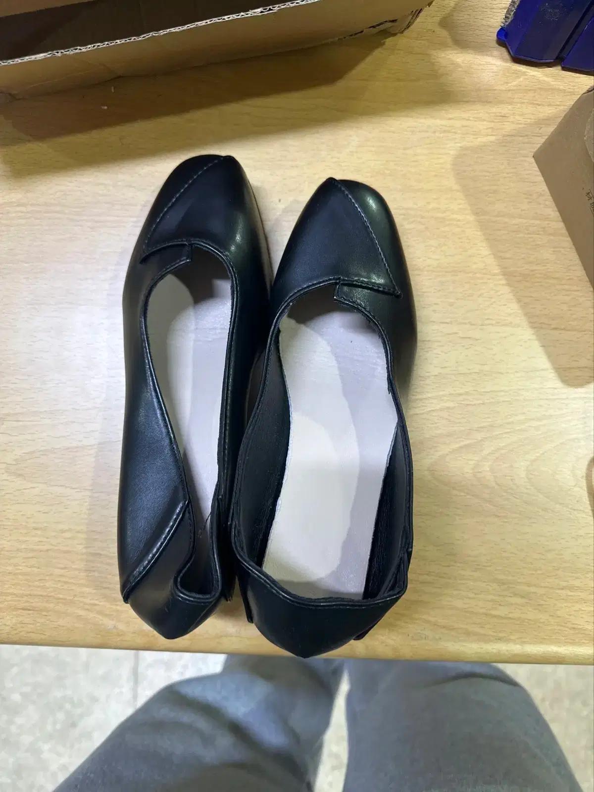 블랙 여성 로퍼단화 발편한 플랫슈즈 퉁굽 사이즈37