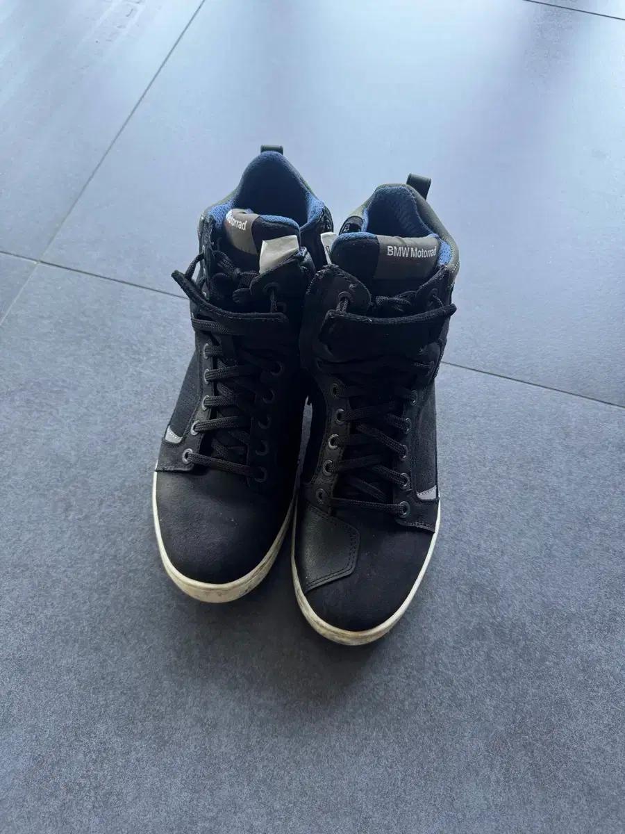 모토라드 스니커즈 41 사이즈