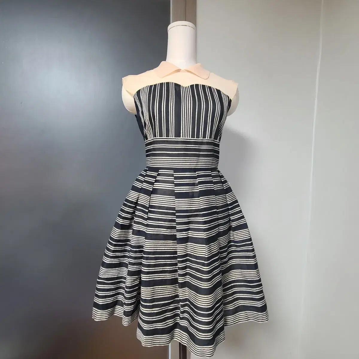 질바이질스튜어트 스트라이프 마혼방 나시플레어원피스