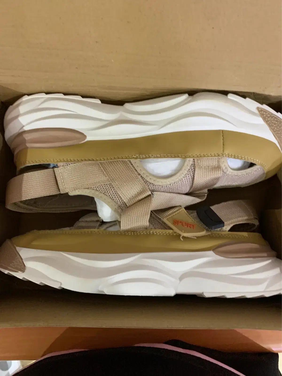 260사이즈 신발 샌들 남성화 여름 통기 카키