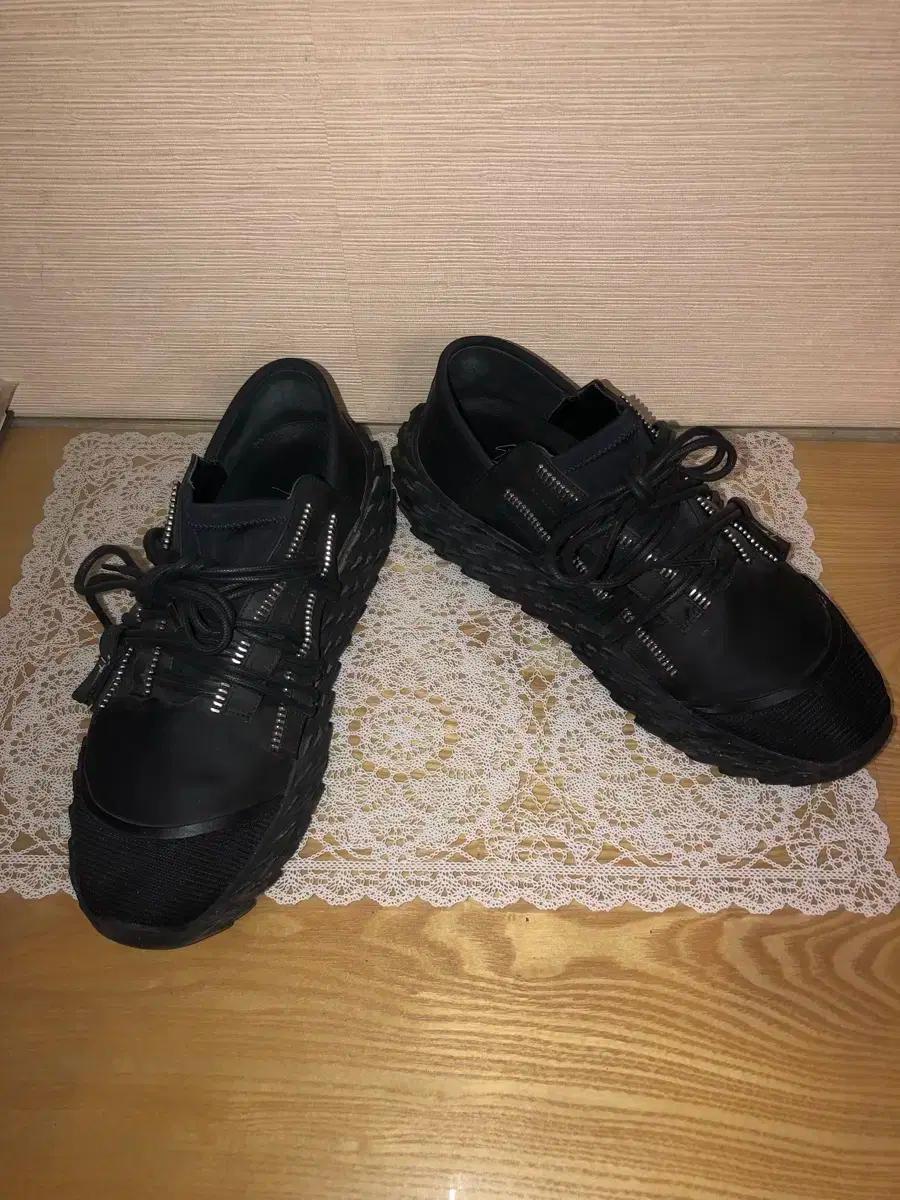 쥬세페자노티 블랙스니커즈260사이즈