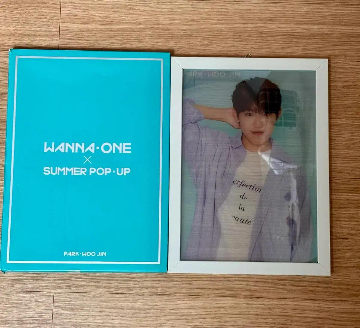 워너원 박우진 팝업스토어 아크릴 액자 판매합니다.