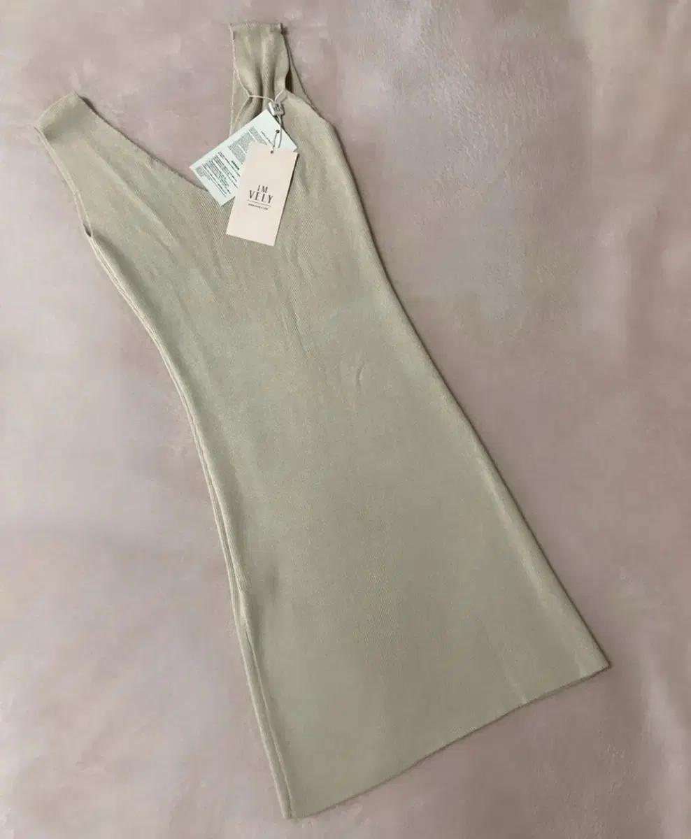 임블리 슬림핏 니트 원피스 (새제품)