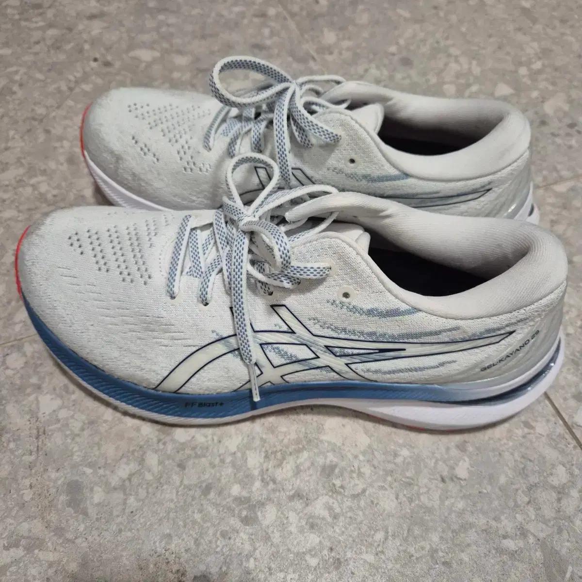 아식스 러닝화 젤카야노29 250사이즈