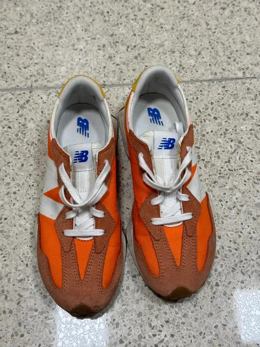 뉴발란스 키즈 327 오렌지 (220)