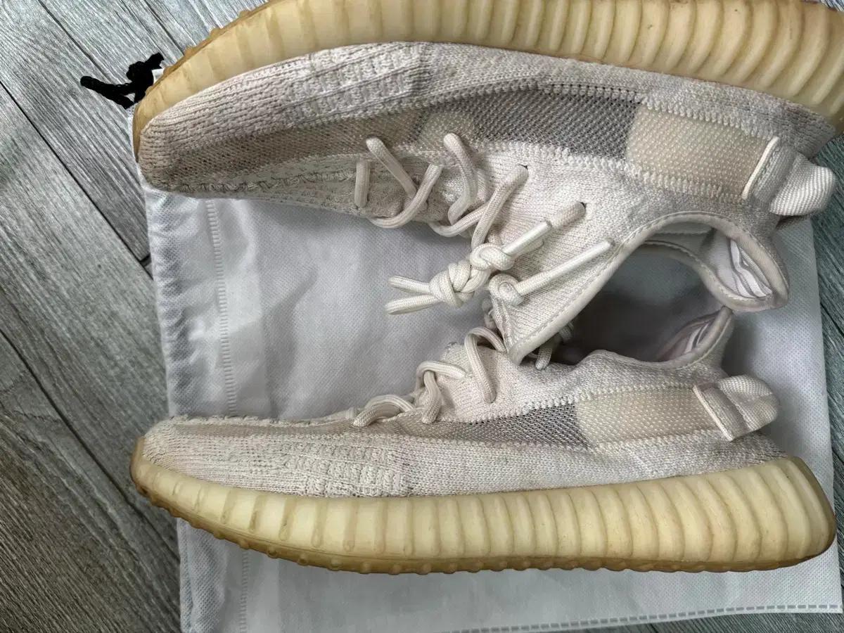 아디다스 이지 부스트 350 V2 본 260mm