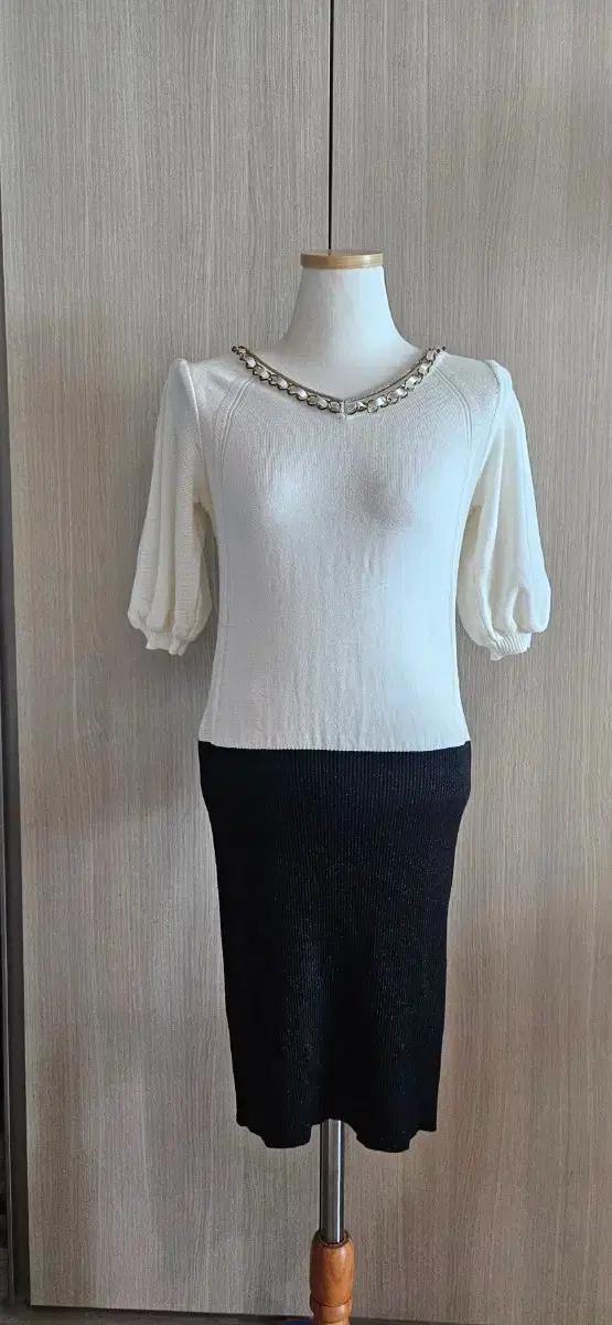 VIKI 프리미엄 니트 원피스85 + CLIZY구슬쉬폰 스커트free세트