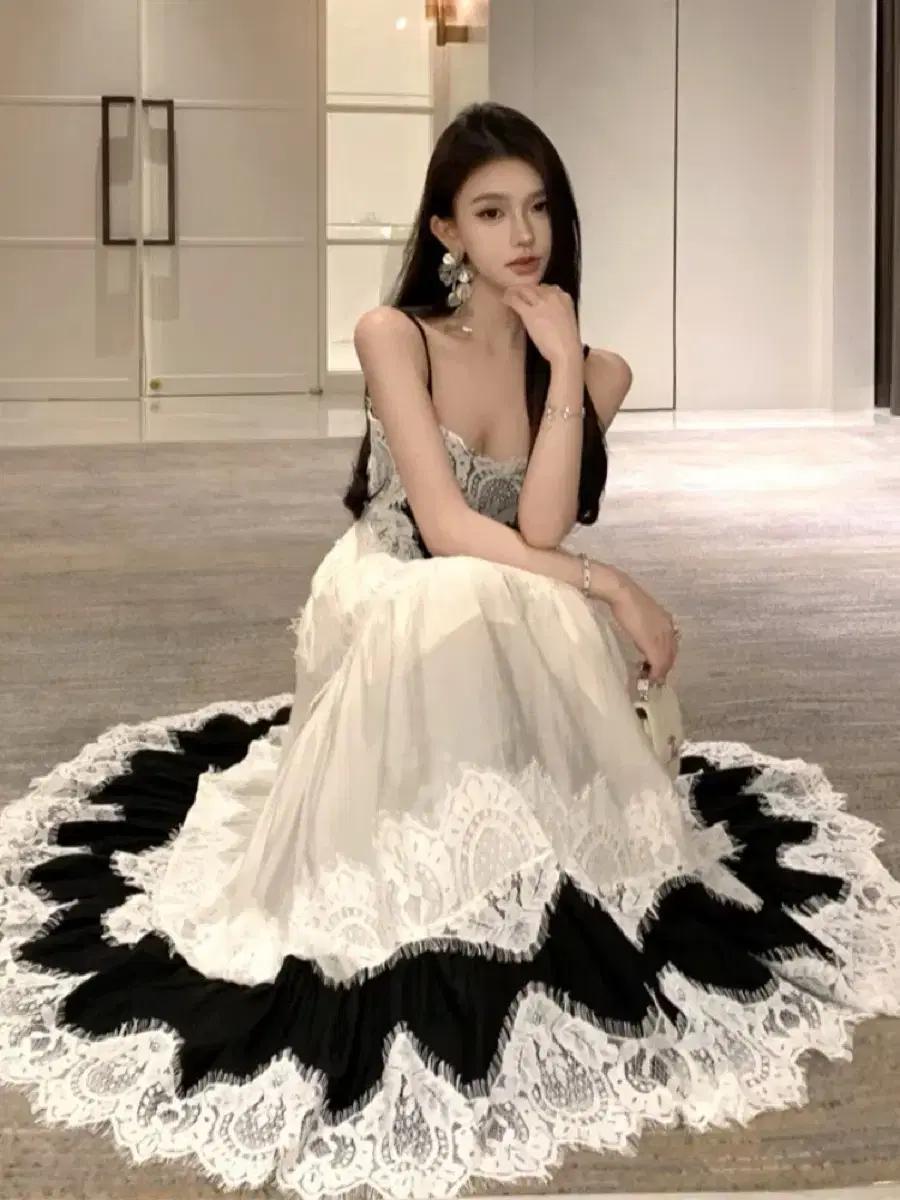 (해외배송) 라피네 펀칭 레이스 투톤 배색 나시 원피스, 롱 드레스