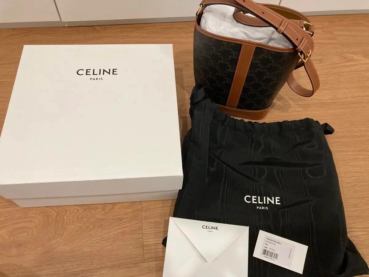 셀린느 트리옹프 버킷백 Celine