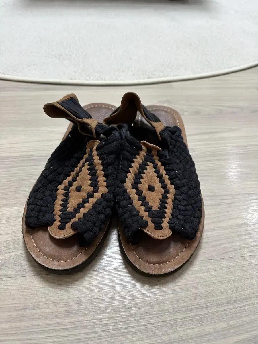 츄바스코 아즈텍 샌들 265사이즈팔아요