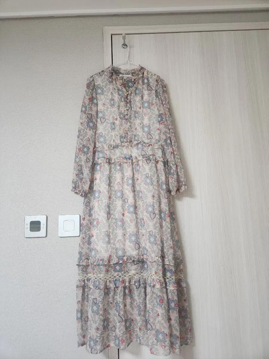 써스데이아일랜드 쉬폰롱원피스/미사용