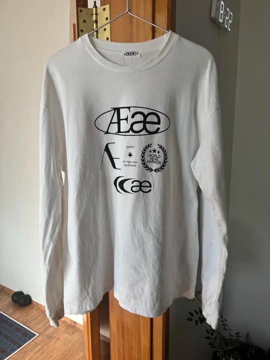 AEAE 롱슬리브 화이트