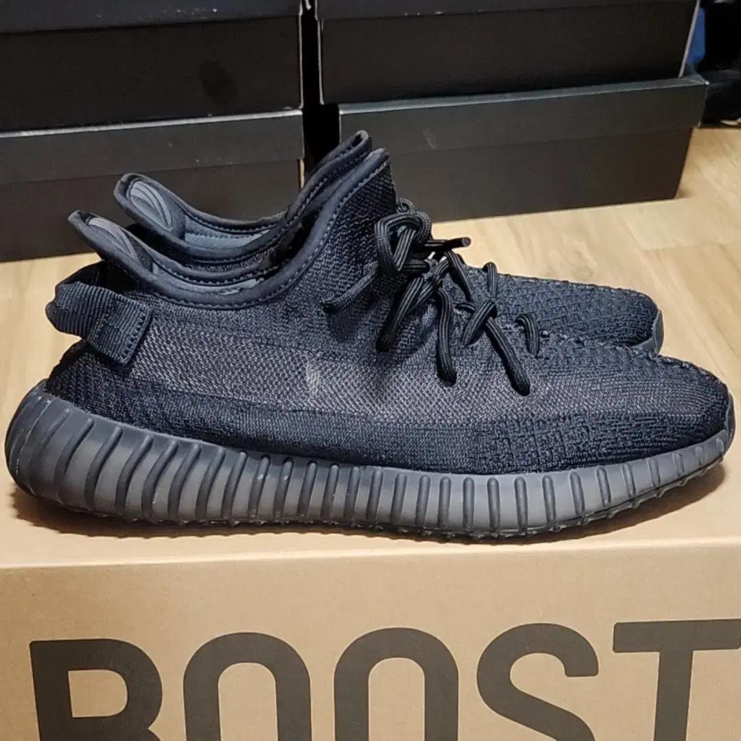 아디다스 이지부스트 275 오닉스