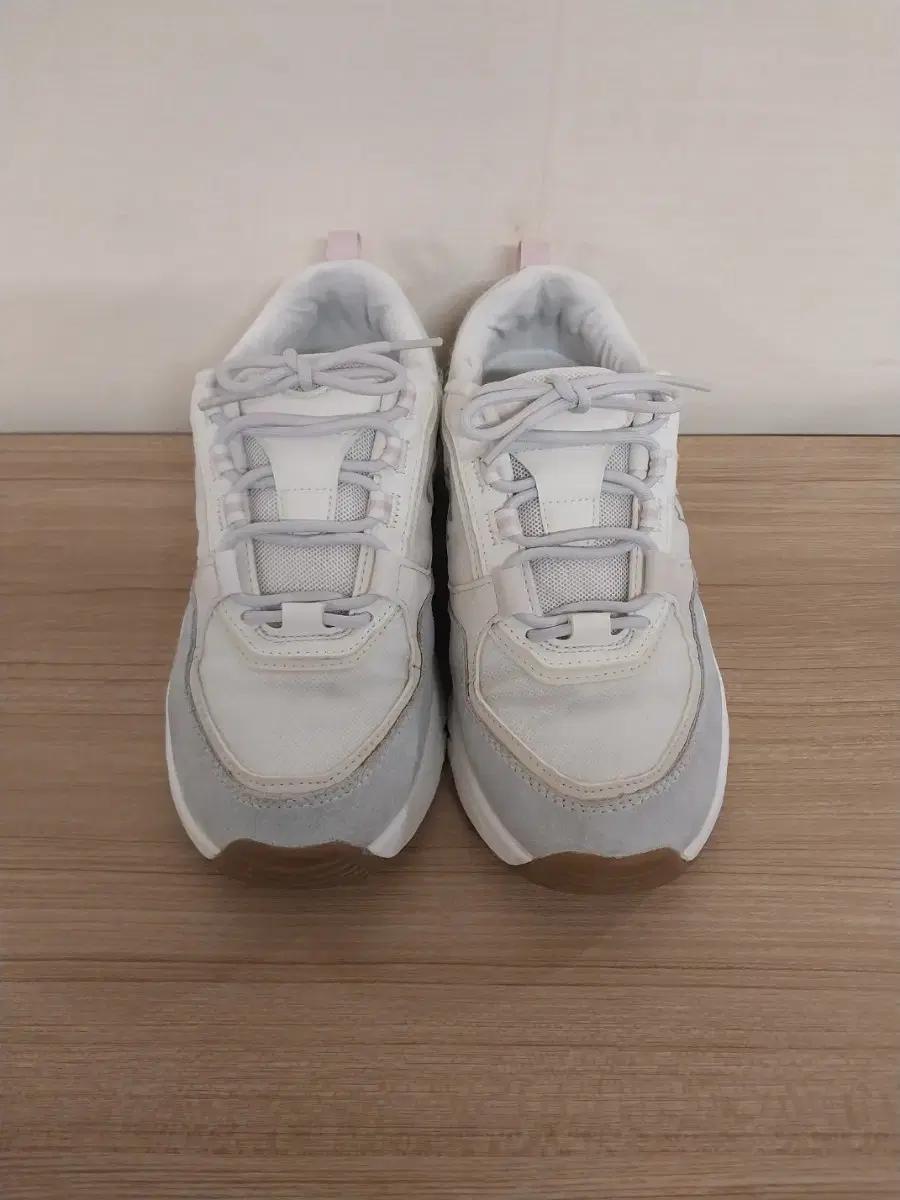 여성 데상트 시에나 데일리 스니커즈, 운동화 (245)