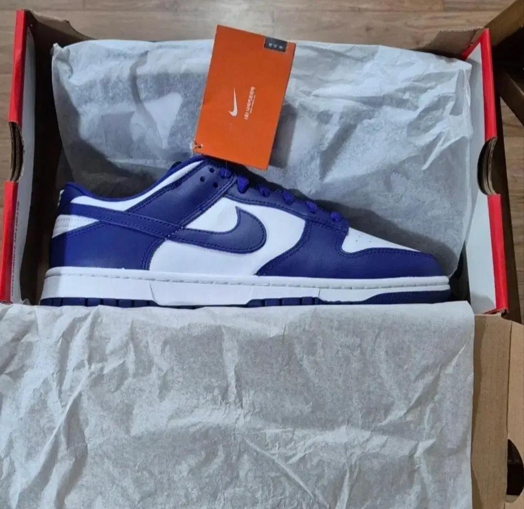 나이키 덩크로우 새상품이에요