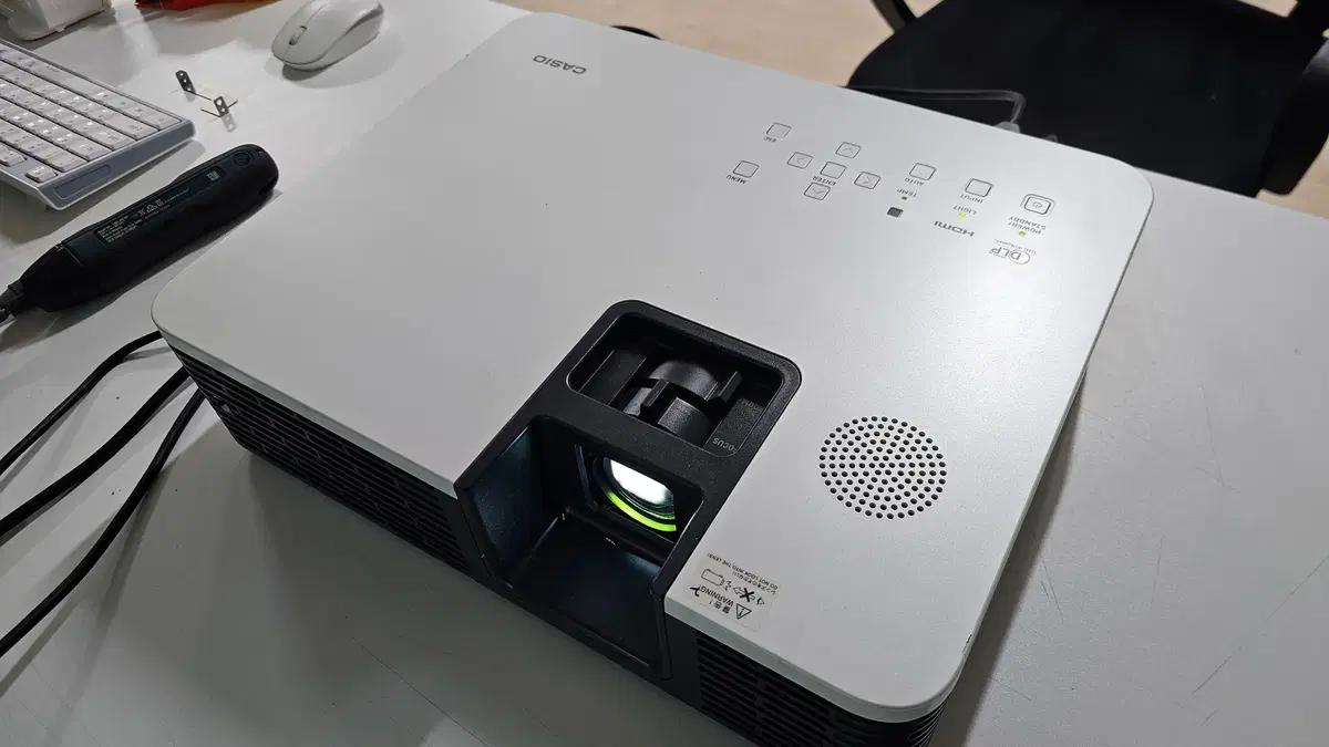 카시오 XJ-H1700 4000안시 레이저 빔프로젝터