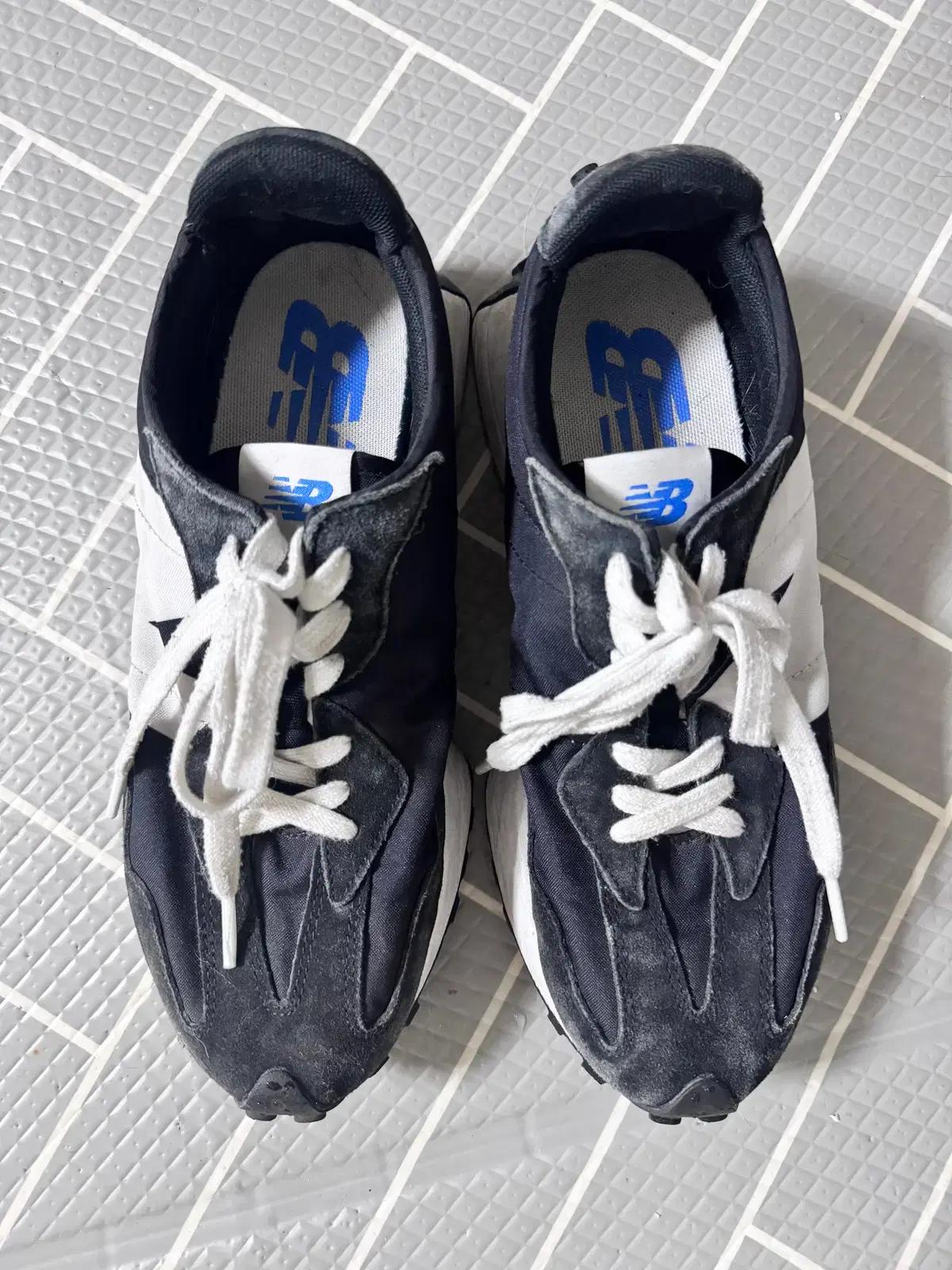 뉴발란스 327 스니커즈 블랙 270 사이즈