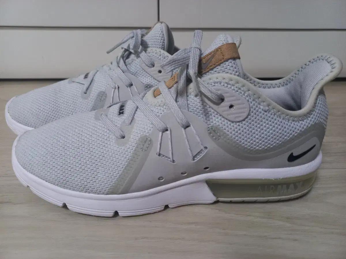 240사이즈 나이키 에어맥스 27000