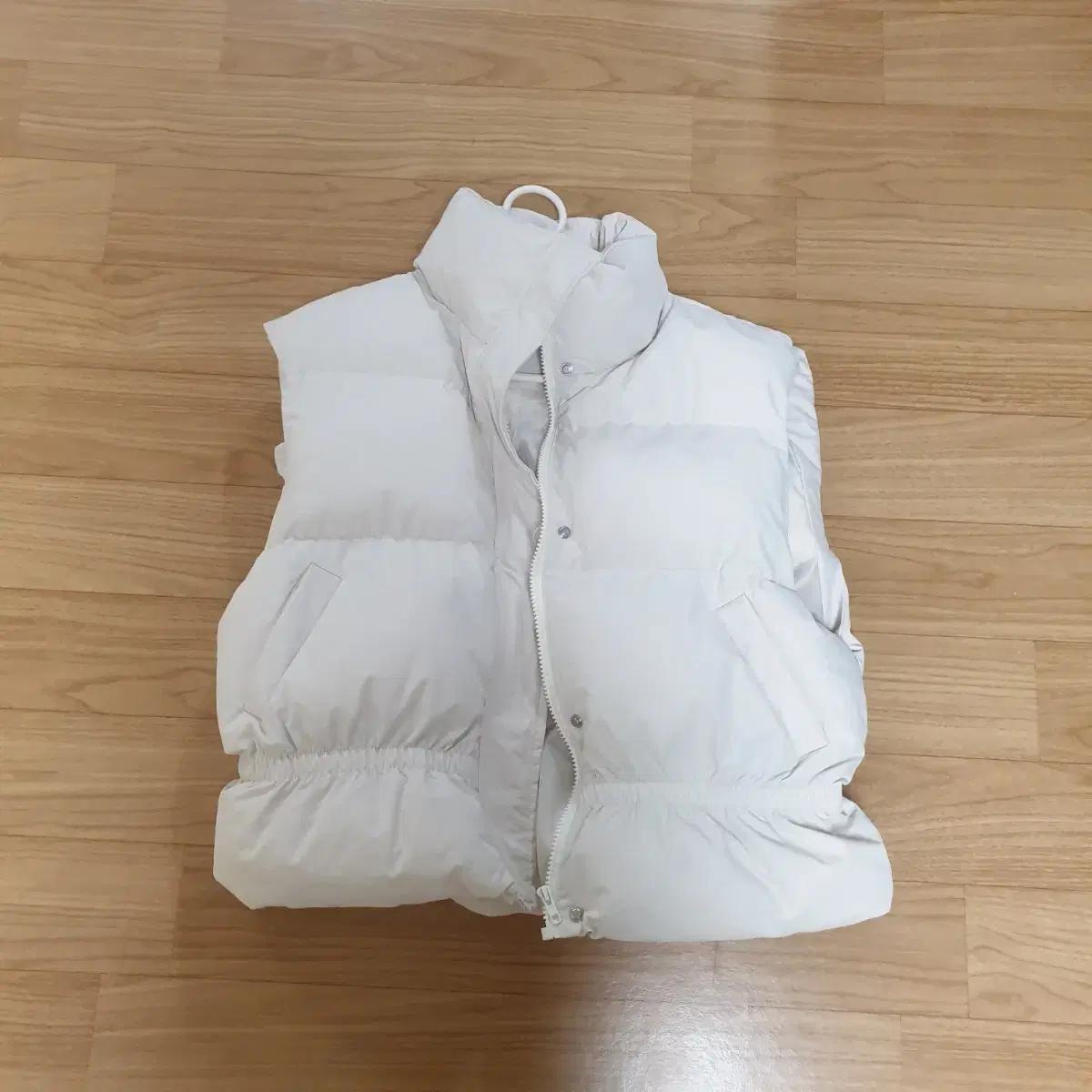 위드마리 패딩조끼 시착품 아이보리 여성 의류 겨울 아우터 잠바 조끼