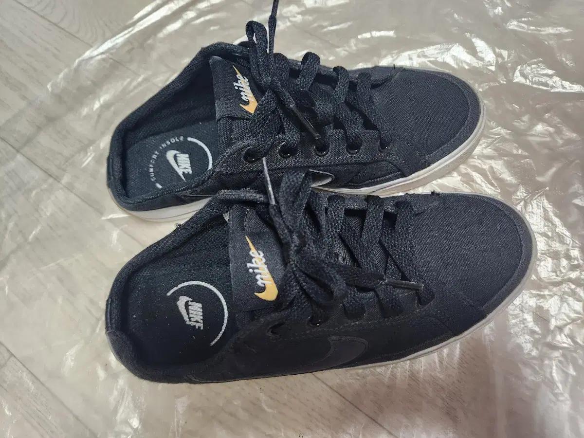 나이키 코트 레거시 뮬 블랙 225