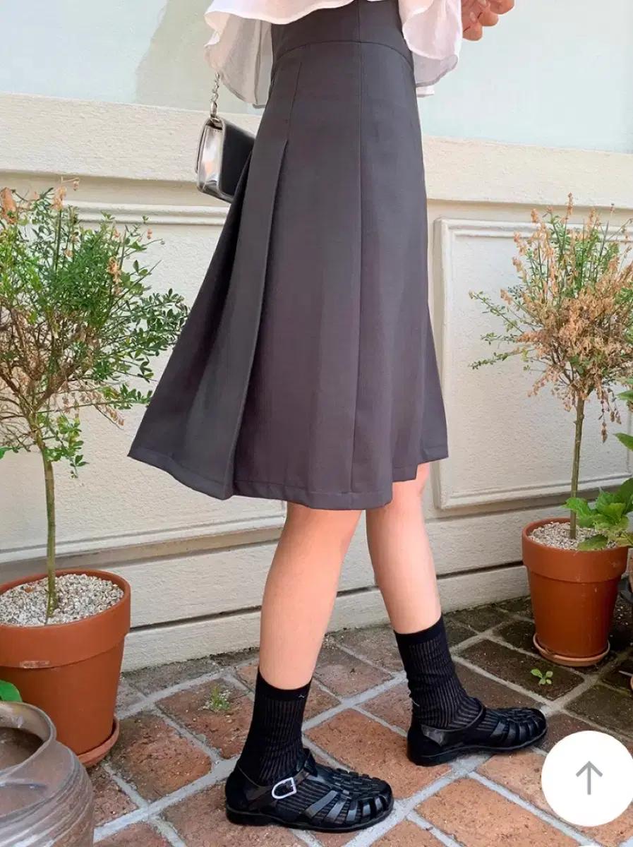 미디 플리츠 스커트