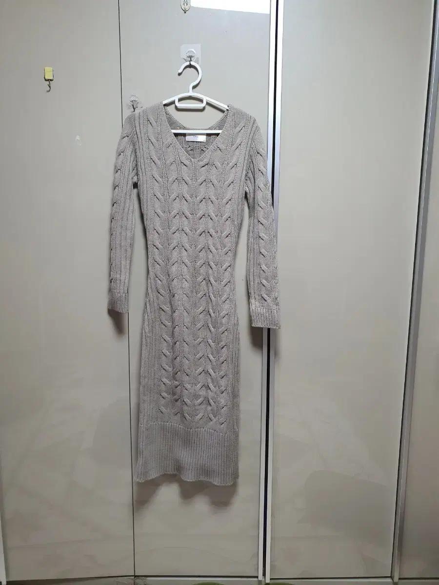 UNA 미사용 케이블 니트 롱원피스