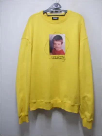 널디 NERDY 매장정품 옐로우 맨투맨 라운드티 택L