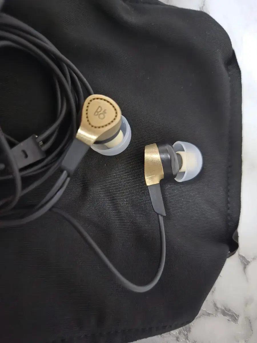 뱅앤올룹슨 H3 골드