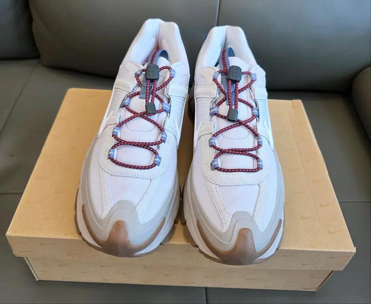 나이키 줌 보메로 그레이 칼라 250 판매