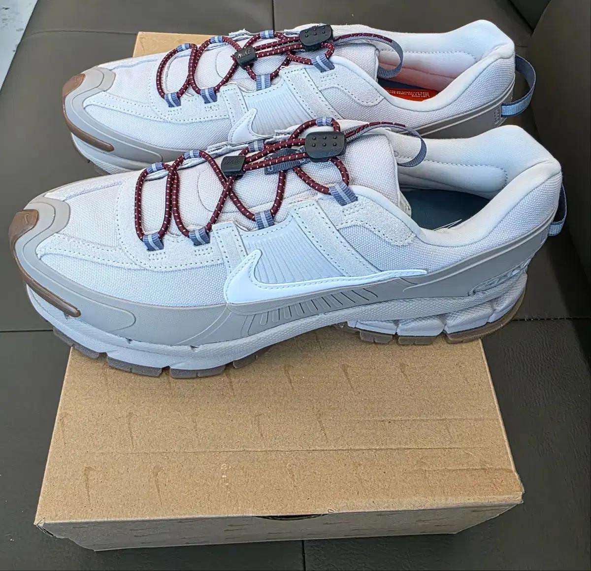 나이키 줌 보메로 그레이 칼라 250 판매