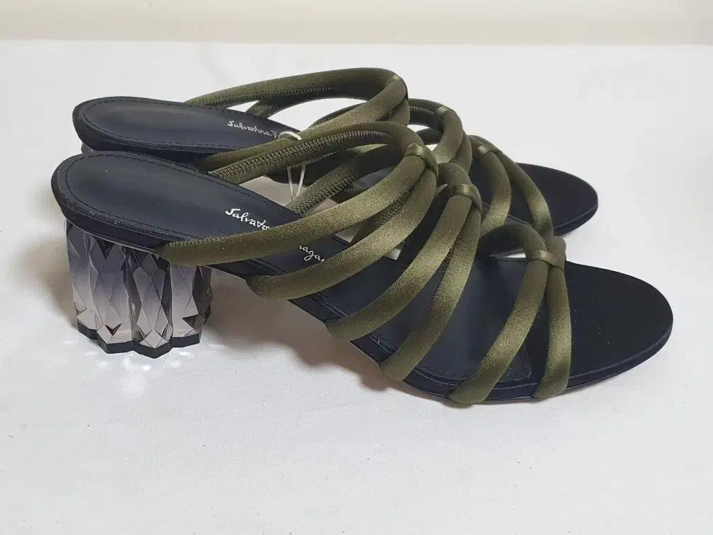 정가 795달러! 페라가모 Ferragamo 아말리아 AMALIA 샌들