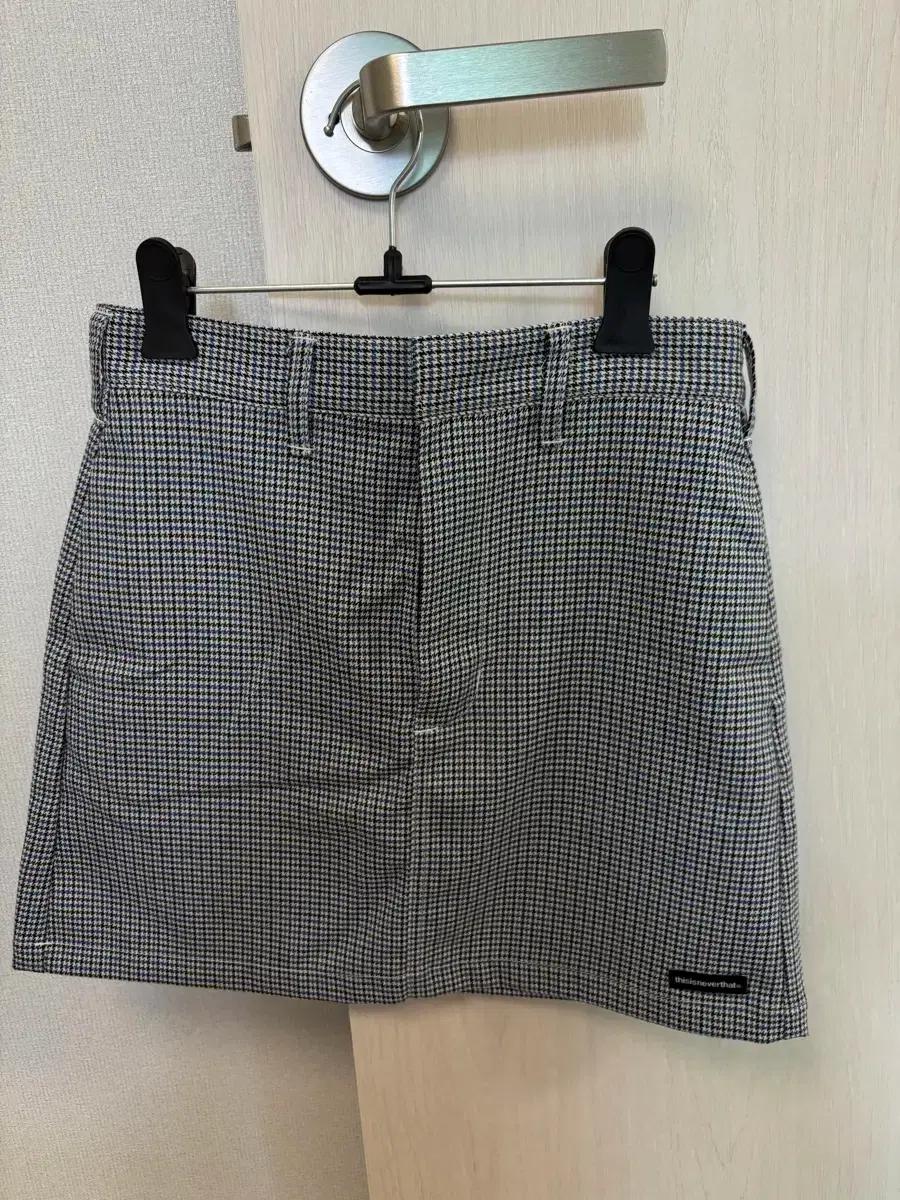 디즈이즈네버댓 체크 스커트 치마