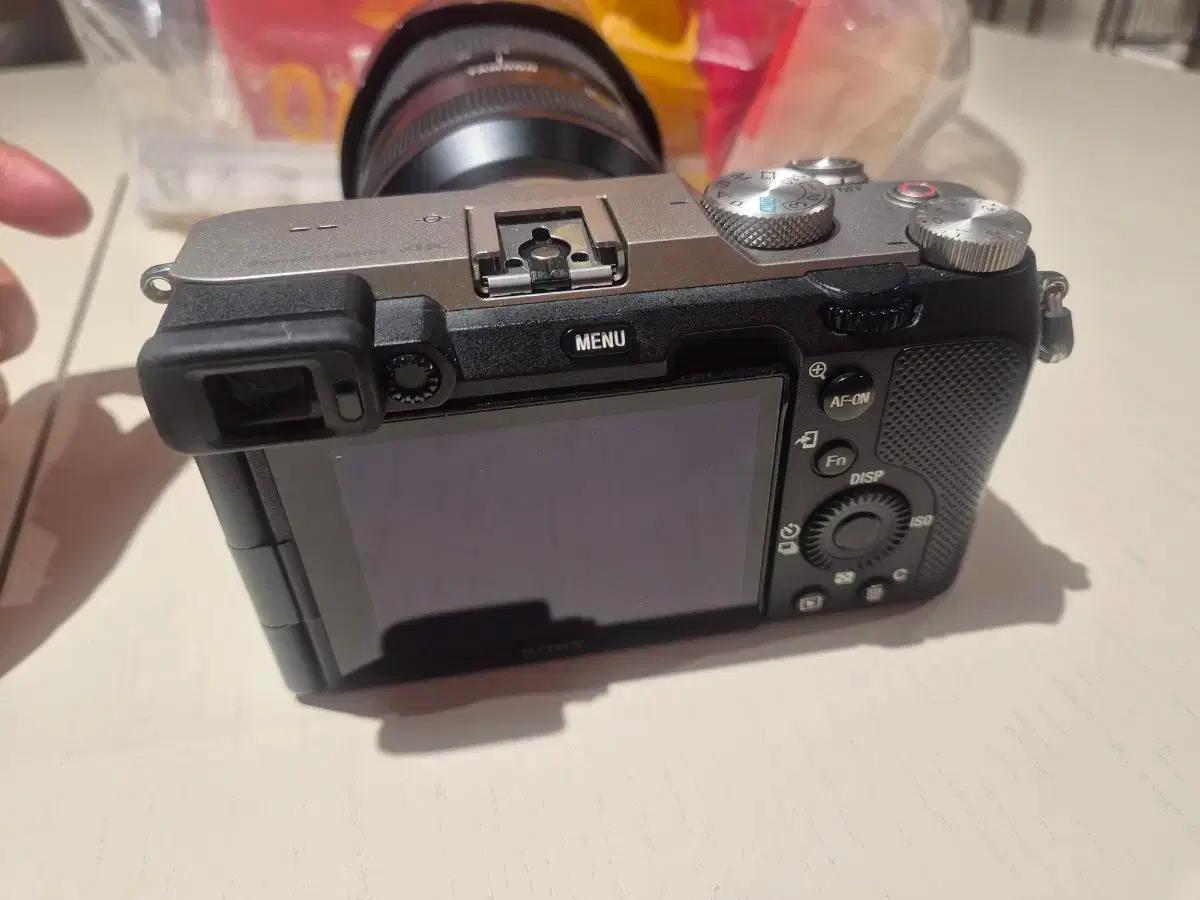 a7c 소니 500컷대 에이끕 새상품급 실버 탐론 2875g2도 판매