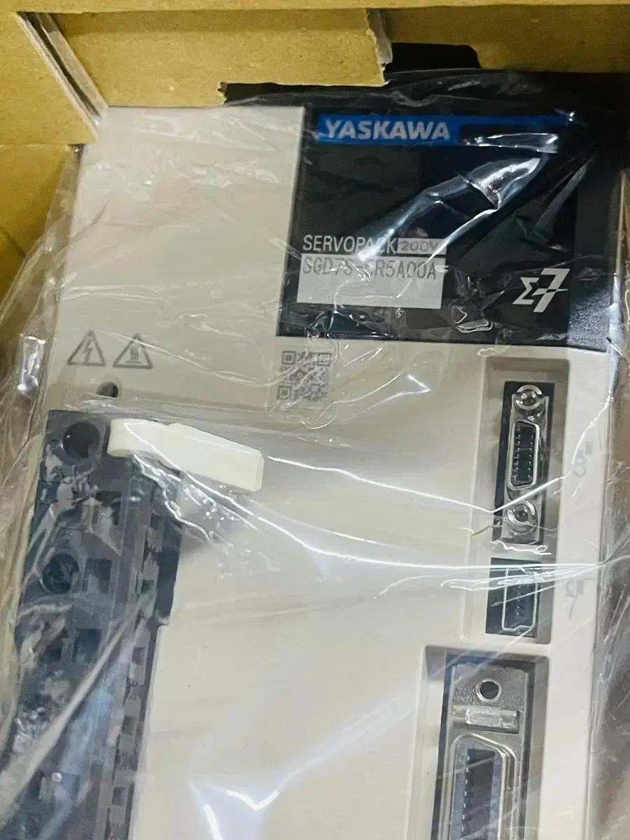 Yaskawa. SGD7S-5R5A00A