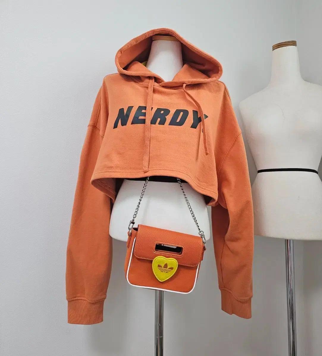 널디 크롭후드 브라탑 김코디 폭스빈티지 재미삼아 정품 업사이클링 빈티지