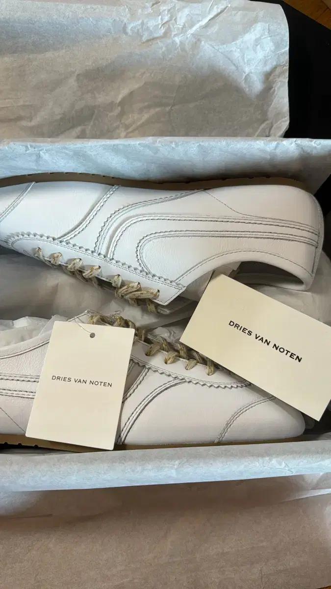 드리스 반 노튼 마라톤 스니커즈