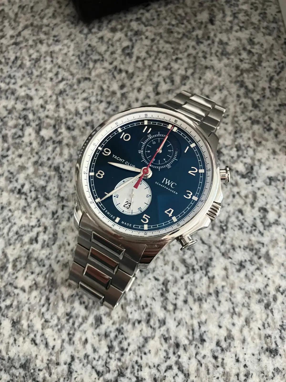 iwc 요트클럽 올레바브라운 판매합니다.
