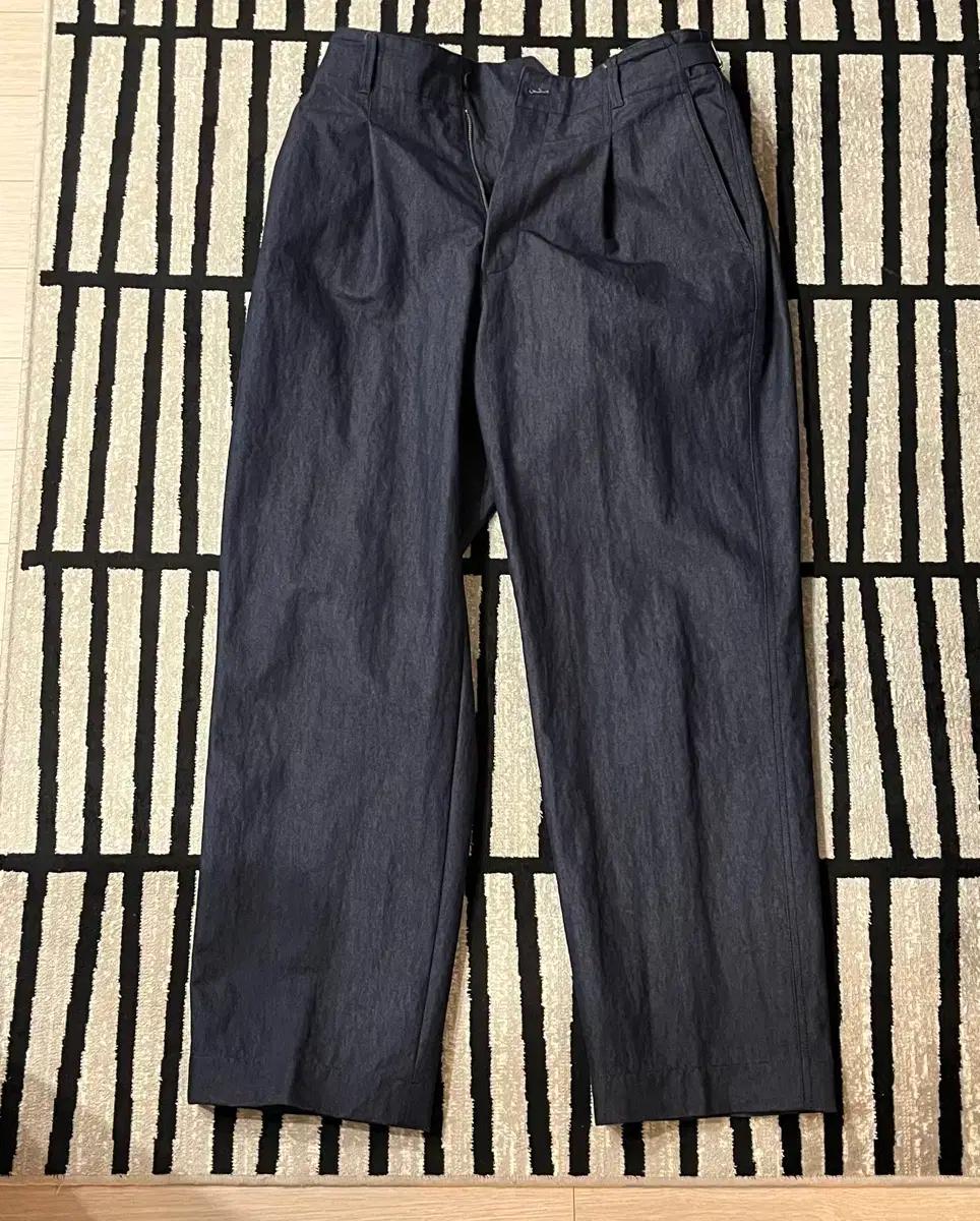 인더로우 STRUCTURED DENIM CHINO PANTS - BLUE