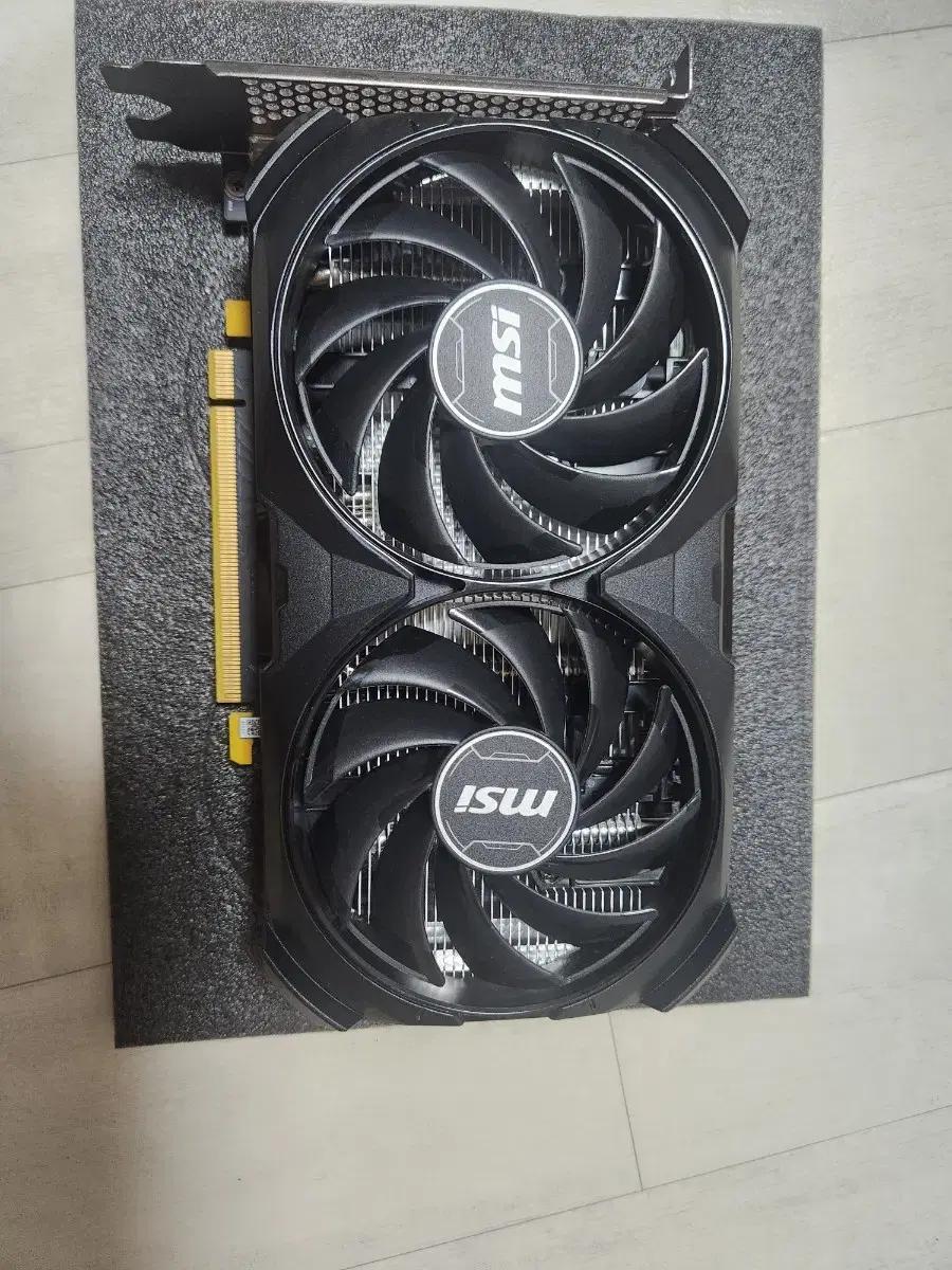 MSI RTX 4060 그래픽카드